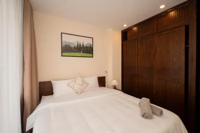 One-Bedroom Apartment with Balcony — Soft Stay - Serene Apartment - Splendid Place